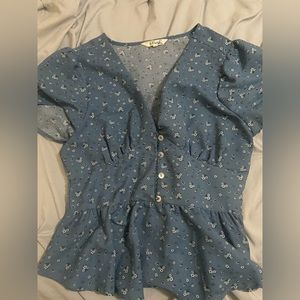 Blue flowery top